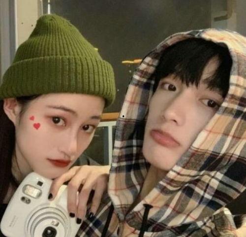 吃瓜网红头像情侣真人,网红情侣真人生动演绎吃瓜日常